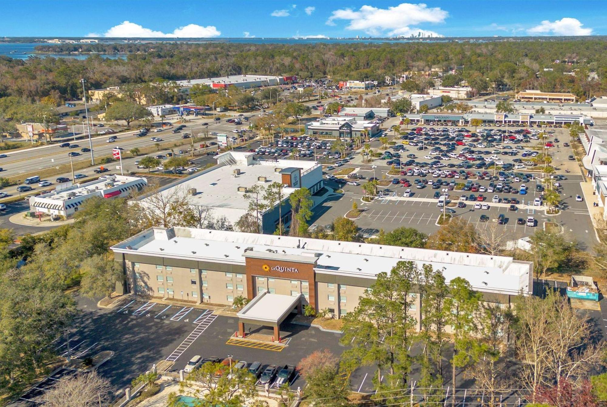 La Quinta Inn & Suites By Wyndham Jacksonville Mandarin Luaran gambar